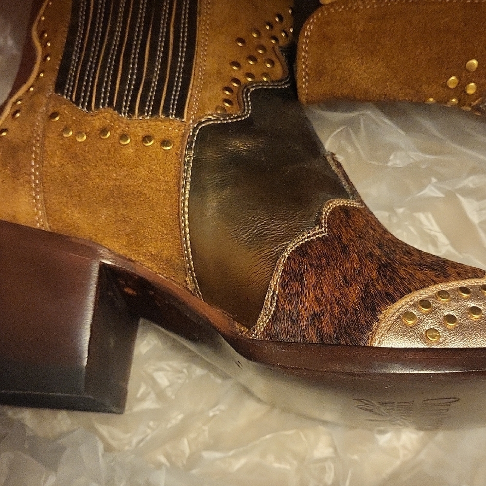 Stylish Brown and Gold Ankle Booties - Picture 14 of 15